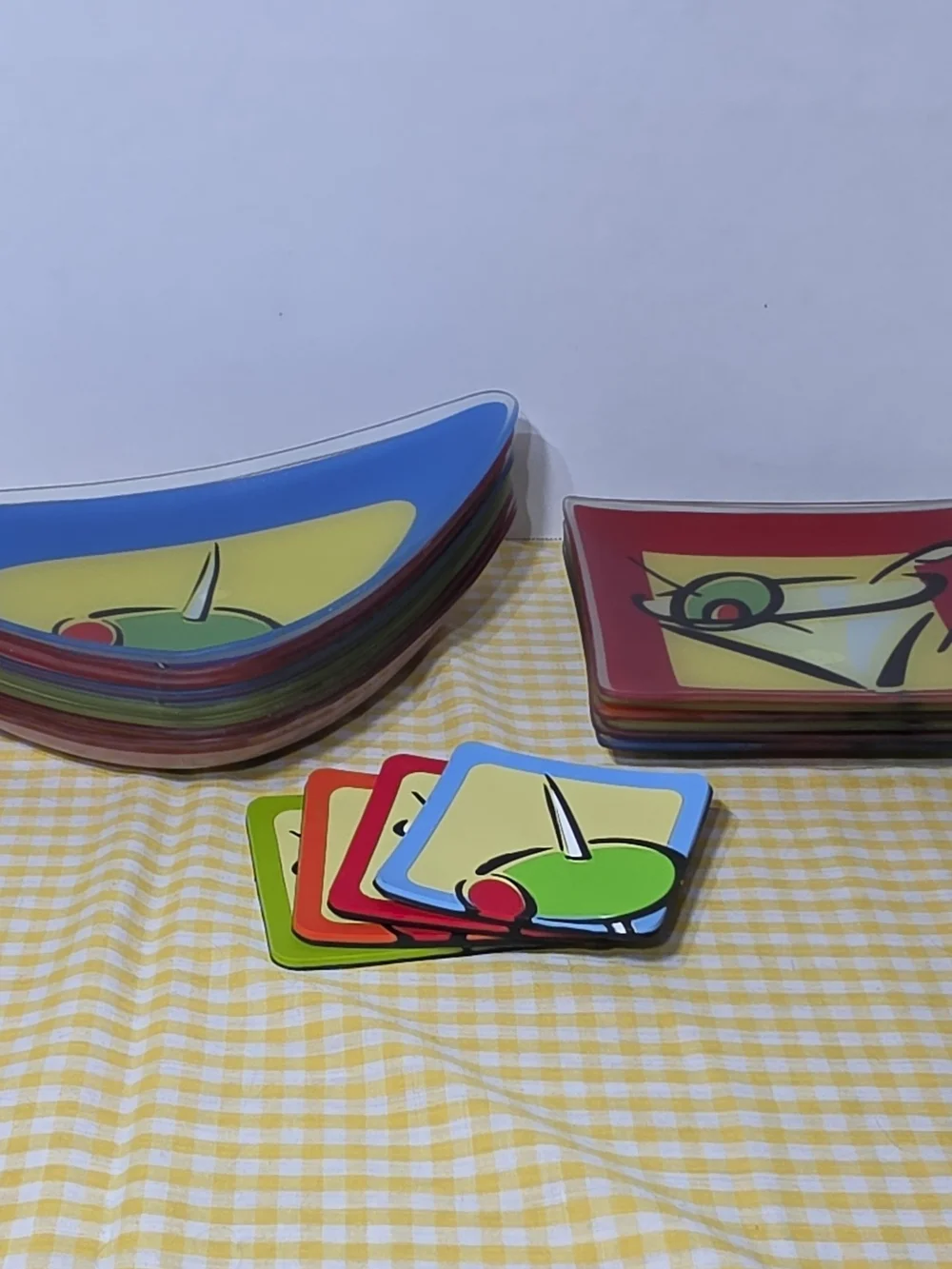 Silvestri Max & Lucy- 18 Set-Hors d'oeuvres & Square Martini Plates & Coasters